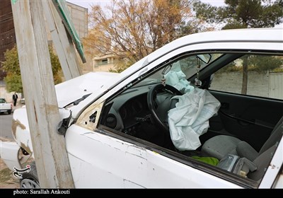 تصادف با تابلوی راهنما در کرمان