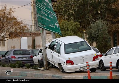 تصادف با تابلوی راهنما در کرمان