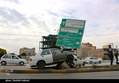 تصادف با تابلوی راهنما در کرمان