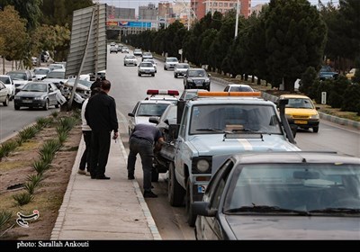 تصادف با تابلوی راهنما در کرمان