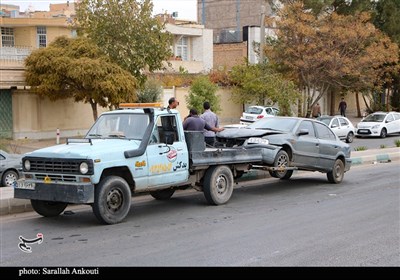 تصادف با تابلوی راهنما در کرمان