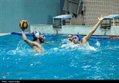دیدار تیم های واترپلو رعد پدافند زنجان و آکادمی قهرمان مشهد