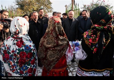 حضور محمدباقر قالیباف رئیس مجلس شورای اسلامی در گلزار شهدای شهرستان سیمرغ - ساری