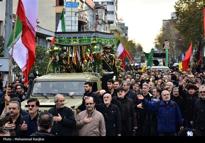 همزمان با سالروز شهادت بهترین بانوی دو عالم حضرت فاطمه زهرا (س)، پیکرهای مطهر 6 شهید گمنام تازه تفحص‌شده دوران دفاع مقدس و 3 شهید مدافع امنیت فراجا از معراج شهدای سپاه رشت تا میدان شهدای ذهاب این شهر تشییع شدند. 