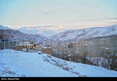 بارش برف در روستای لیقوان - تبریز