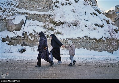 بارش برف در روستای لیقوان - تبریز