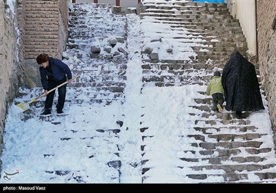 بارش برف در روستای لیقوان - تبریز