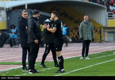 دیدار تیم‌های فوتبال سپاهان اصفهان و پرسپولیس تهران