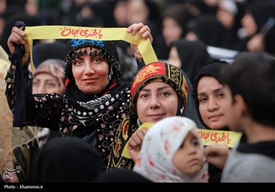 دیدار هزاران نفر از زنان و دختران با رهبر انقلاب