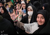 Тысячи женщин и девушек встречаются с Лидером Ирана