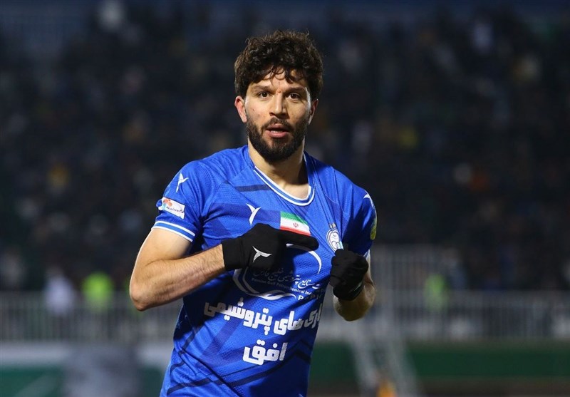 Esteghlal Midfielder Masharipov Extends Deal