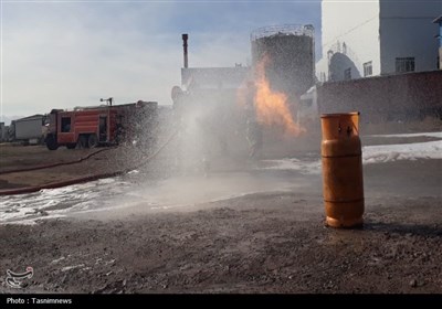 مانور مشترک آتش‌نشانی زنجان با یک واحد تولیدی