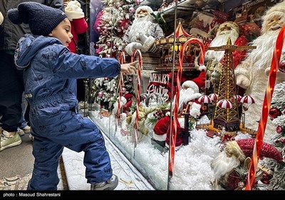 Тема рождественского декора на улицах Тегерана