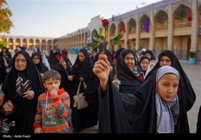 آیین غبارروبی مضجع شریف حضرت احمدبن موسی الکاظم علیهماالسلام و گلباران قبور شهدا،