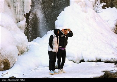 طبیعت زمستانی آبشار گنجنامه همدان