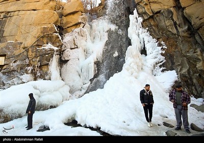 طبیعت زمستانی آبشار گنجنامه همدان