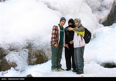 طبیعت زمستانی آبشار گنجنامه همدان