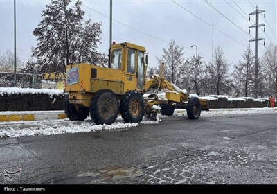 بازدید بازرس‌کل استان زنجان از نحوه عملیات برف‌روبی