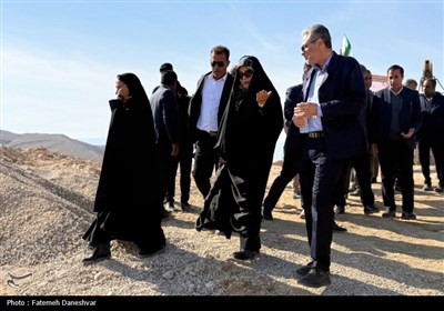 بازدید نمایندگان مجلس از حاجی‌آباد