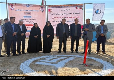 بازدید نمایندگان مجلس از حاجی‌آباد