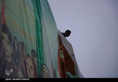 نصب بزرگ‌ترین بیلبورد کشور در کرمان