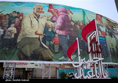 نصب بزرگ‌ترین بیلبورد کشور در کرمان