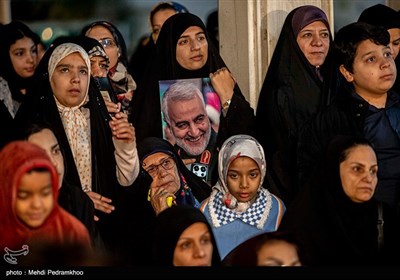 پنجمین سالگرد شهادت حاج قاسم سلیمانی در حرم علی‌بن مهزیار