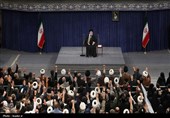 الإمام الخامنئي يستقبل الآلاف من أهالي مدينة قم المقدسة