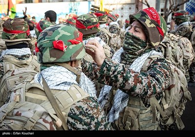 مناورة كبرى في طهران تحت عنوان "السائرون إلى القدس"