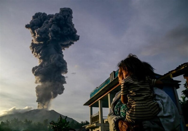 Thousands to Be Evacuated after Mount Ibu Eruption