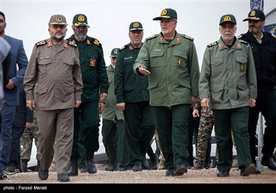  سردار غلامرضا سلیمانی رئیس سازمان بسیج و سردار بهمن ریحانی فرمانده سپاه حضرت نبی اکرم(ص) استان کرمانشاه 