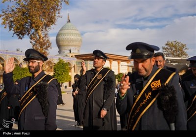 اهتزاز پرچم عزا بر فراز گنبد حرمین مطهر احمدی و محمدی (ع)