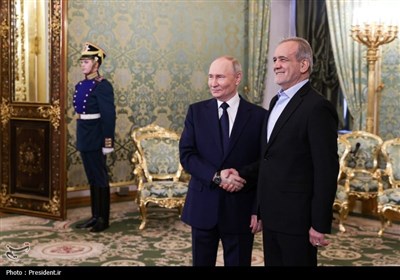 Iranian President Signs Landmark Treaty in Russia Visit