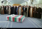 اقامه نماز رهبر انقلاب بر پیکر دو قاضی شهید