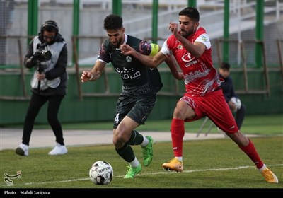 دیدار تیم‌های ذوب‌آهن اصفهان و پرسپولیس تهران
