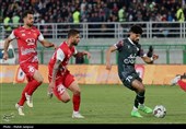 دیدار تیم‌های ذوب‌آهن اصفهان و پرسپولیس تهران