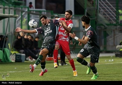 دیدار تیم‌های ذوب‌آهن اصفهان و پرسپولیس تهران