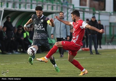 دیدار تیم‌های ذوب‌آهن اصفهان و پرسپولیس تهران