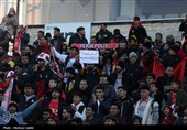 دیدار تیم‌های فوتبال ذوب آهن و پرسپولیس
