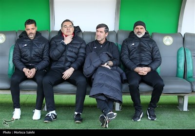دیدار تیم‌های فوتبال ذوب آهن و پرسپولیس