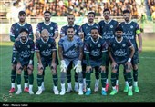 دیدار تیم‌های فوتبال ذوب آهن و پرسپولیس
