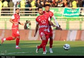 دیدار تیم‌های فوتبال ذوب آهن و پرسپولیس
