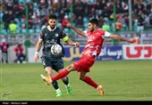 دیدار تیم‌های فوتبال ذوب آهن و پرسپولیس