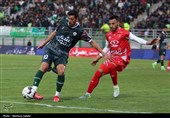 دیدار تیم‌های فوتبال ذوب آهن و پرسپولیس