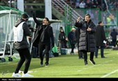 دیدار تیم‌های فوتبال ذوب آهن و پرسپولیس