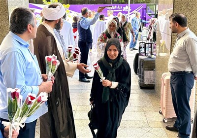 ورود نخستین کاروان دانشجویان ایرانی به مدینه