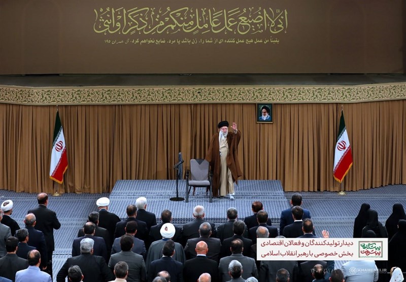تولیدکنندگان و فعالان اقتصادی با امام خامنهای دیدار کردند