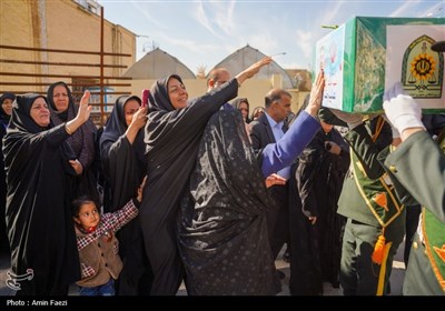 آیین وداع و طواف پیکر پاک و مطهر سربازان شهید فراجا در حرم شاهچراغ (ع) شیراز