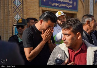 آیین وداع و طواف پیکر پاک و مطهر سربازان شهید فراجا در حرم شاهچراغ (ع) شیراز