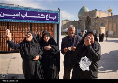 آیین وداع و طواف پیکر پاک و مطهر سربازان شهید فراجا در حرم شاهچراغ (ع) شیراز